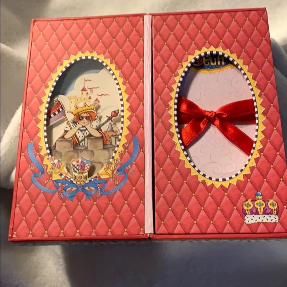 Mary Engelbreit Collectible“Queen”Box w/Stationary - Picture 2 of 5